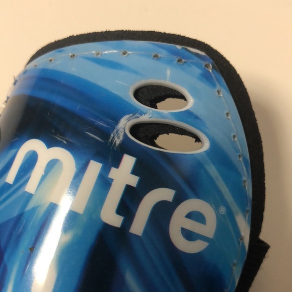 Mitre Junior Shin Guards - Picture 2 of 11